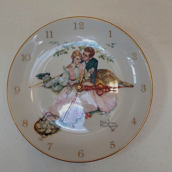 Norman Rockwell porcelain clock - Picture 1 of 2